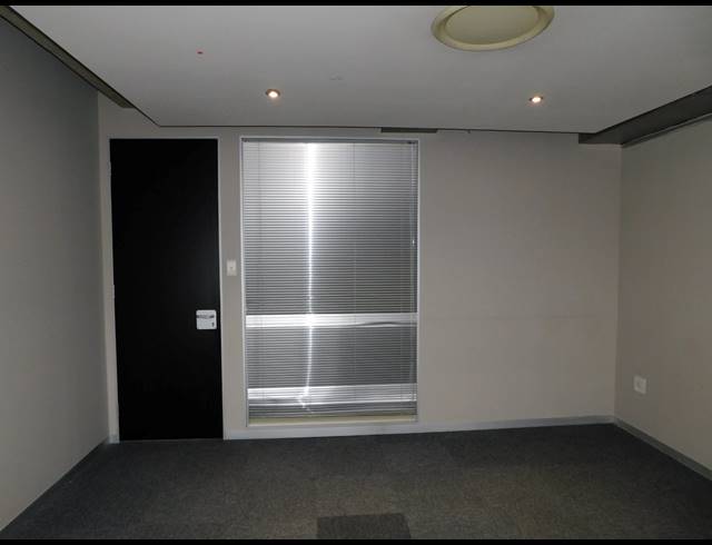 500M² OFFICE TO LET IN FERNDALE